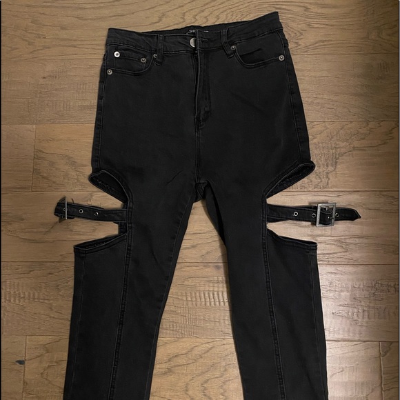 Fashion Nova Jeans - Picture 3 of 3